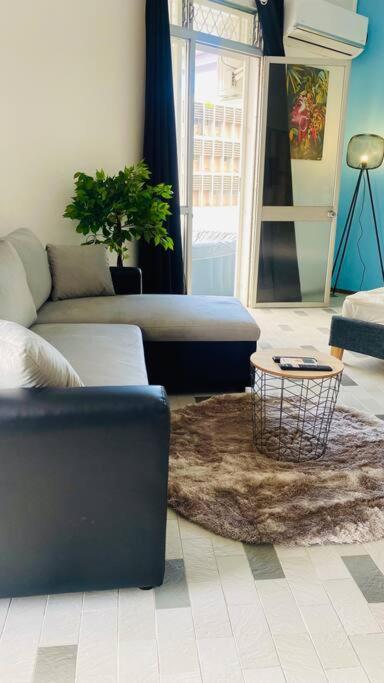 Urban Zen Appart Spacieux Studio Atypique Avec Bain A Remous Proche De Tout Pointe-a-Pitre  Ngoại thất bức ảnh
