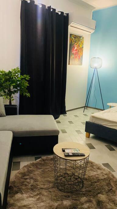 Urban Zen Appart Spacieux Studio Atypique Avec Bain A Remous Proche De Tout Pointe-a-Pitre  Ngoại thất bức ảnh