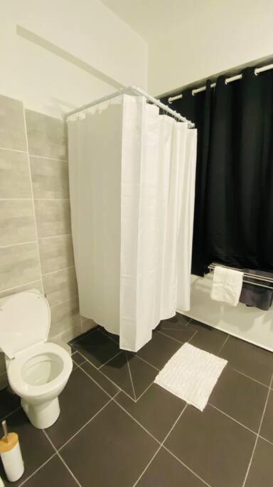 Urban Zen Appart Spacieux Studio Atypique Avec Bain A Remous Proche De Tout Pointe-a-Pitre  Ngoại thất bức ảnh