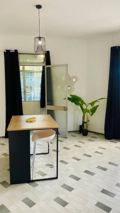 Urban Zen Appart Spacieux Studio Atypique Avec Bain A Remous Proche De Tout Pointe-a-Pitre  Ngoại thất bức ảnh