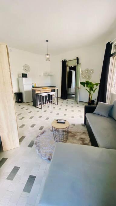 Urban Zen Appart Spacieux Studio Atypique Avec Bain A Remous Proche De Tout Pointe-a-Pitre  Ngoại thất bức ảnh